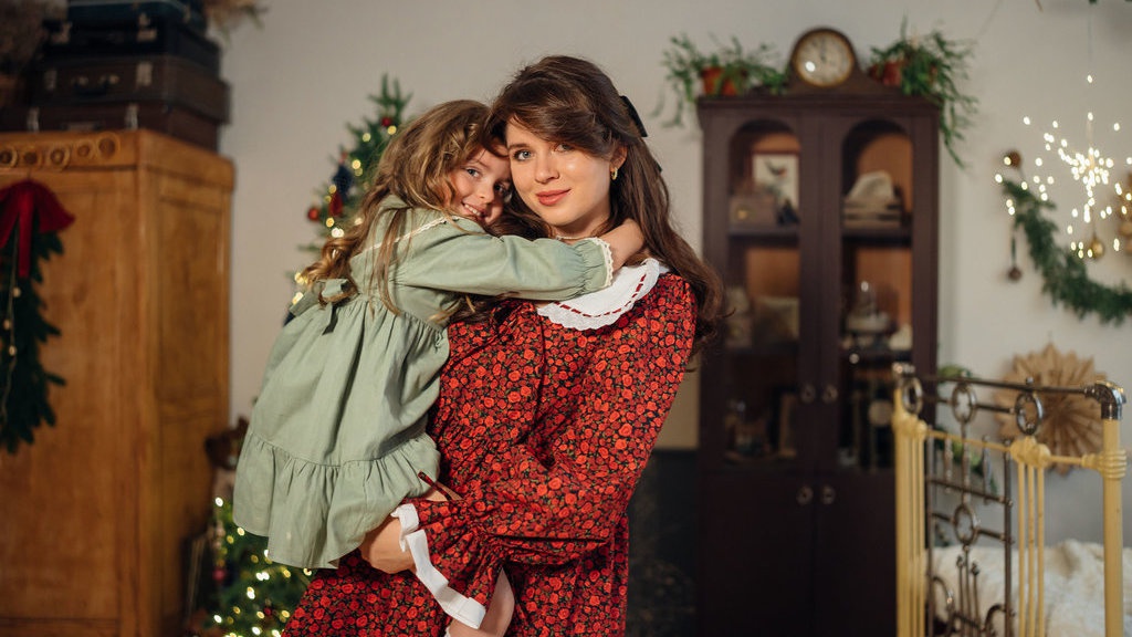 7 Rekomendasi Model Baju Natal untuk Ibu-ibu Terbaru 2025 7 Rekomendasi Model Baju Natal untuk Ibu-ibu Terbaru 2025