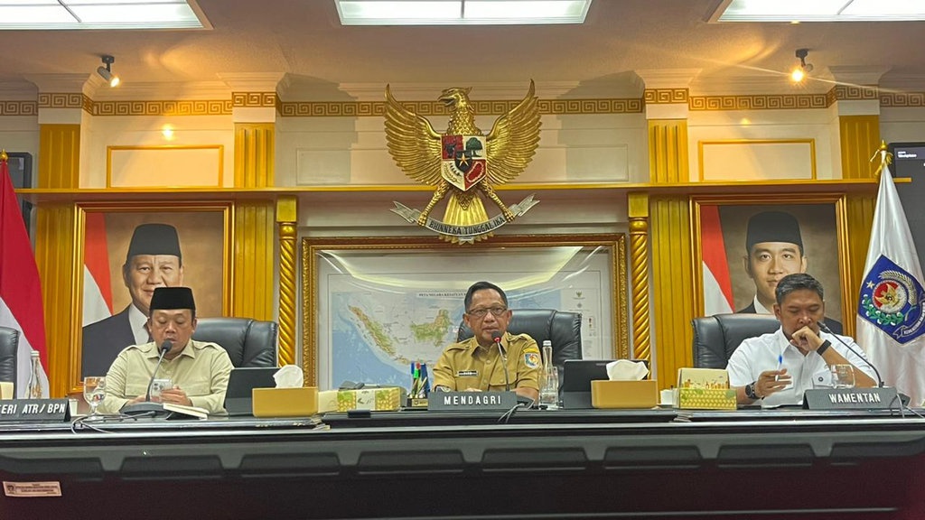 Pemerintah akan Bentuk Satgas Awasi Penataan Ulang RTRW Pemerintah akan Bentuk Satgas Awasi Penataan Ulang RTRW