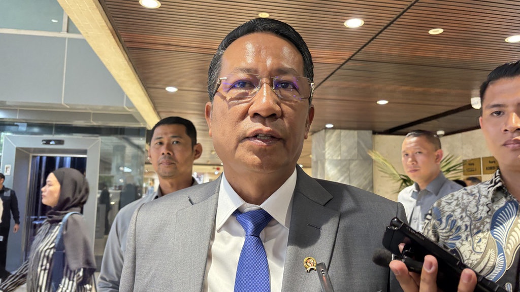 Menkum: Polisi yang Terlanjur Isi Jabatan Sipil Tak Perlu Mundur Menkum: Polisi yang Terlanjur Isi Jabatan Sipil Tak Perlu Mundur