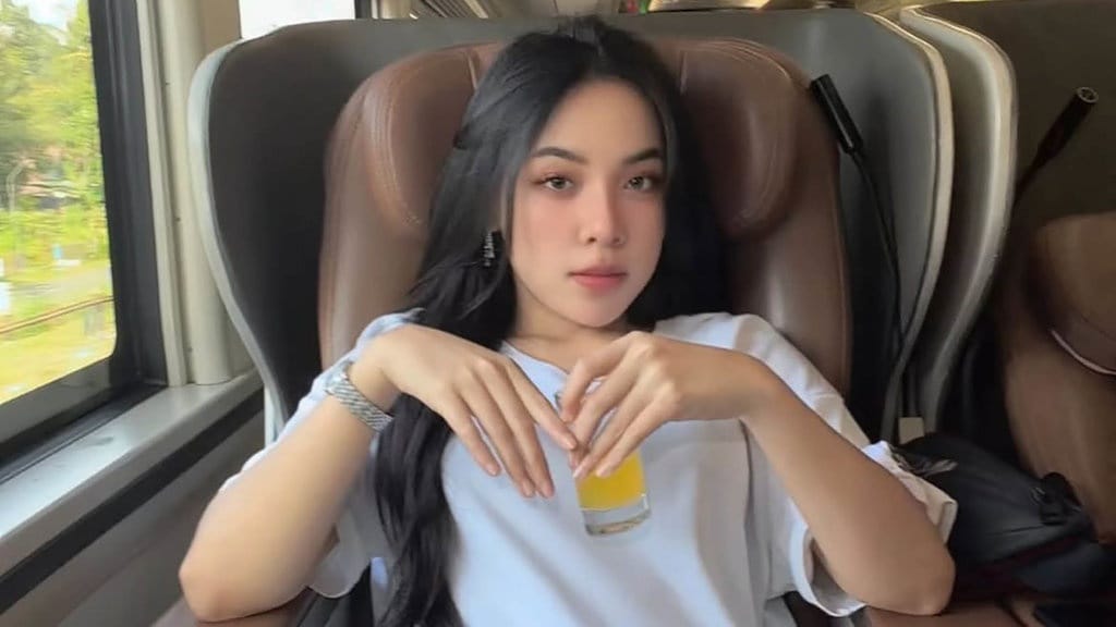 Influencer Endang Yustika Sindir Threads, Warganet Ramai Bakar Kopi!