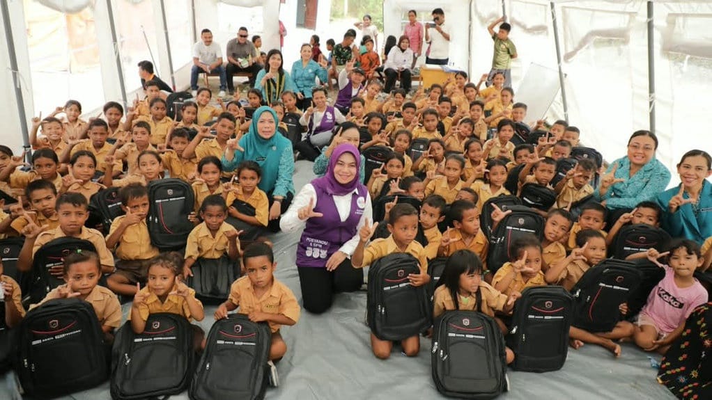 TP PKK dan TP Posyandu Salurkan Bantuan bagi Korban Gempa di NTT