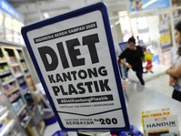 Mulai 2017, Plastik Jadi Barang Kena Cukai