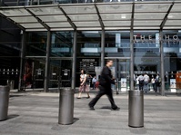 Akuisisi Time Warner, Upaya AT&T Amankan Masa Depan