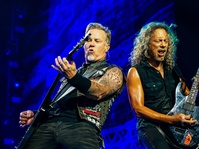 Metallica Puncaki Tangga Album Bilboard