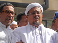 Rizieq Shihab Pantau Pertemuan GNPF-MUI dan Jokowi