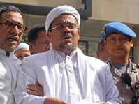 Rizieq Shihab Pantau Pertemuan GNPF-MUI dan Jokowi