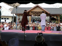 Langgar Syariah, Pria Gay di Aceh Dihukum Cambuk 85 Kali 