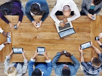 Bagaimana Marshall McLuhan Memprediksi Kelahiran Internet?