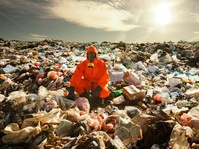 Menjaga Bumi dari Sampah dengan Bisnis Ekologis