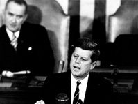 Saat Kennedy Ingin Amerika Serikat Mendarat di Bulan