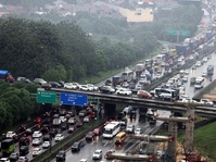 Arus Balik Pemudik Mulai Padati Tol Jakarta-Cikampek