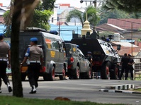 Teror Hari Raya untuk Polisi