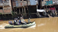 Ahok Telusur Sungai Pantau Normalisasi Ciliwung