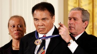 Anak Muhammad Ali Ditahan karena Pakai Nama Arab