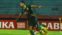 Surabaya United Buru Pemain Top Asia