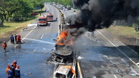 Truk BBM Terbakar di Tol Sidoarjo