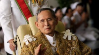 Jokowi Beri Penghormatan Terakhir untuk Raja Bhumibol