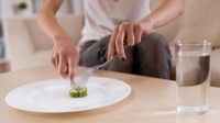 Stimulasi Otak Bisa Kurangi Gangguan Makan Anoreksia