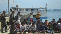 ABK Kapal Angkut Ratusan TKI Diperiksa Imigrasi