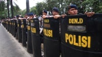 Polisi Sekat Masing-masing Pendukung di Debat Pilkada DKI