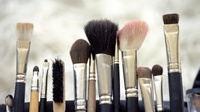 Daftar Aplikasi Sewa Make Up Artist: Zglow, Hello Beauty dan Moselo