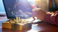 Seorang Perokok Tuntut Ganti Rugi Rp1 Triliun ke 2 Perusahaan Rokok