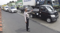 Jalan Tol Jakarta sampai Bekasi Ramai Lancar H-3 Lebaran 