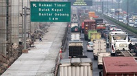 Kapolri Tinjau Ganjil Genap Tol Cikampek-Jakarta di Hari Pertama 