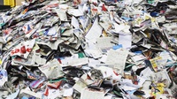 Sampah Koran Berserakan Usai Salat Idul Fitri di Palembang