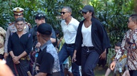 Obama dan Keluarga Kunjungi Objek Wisata Tirta Empul di Bali