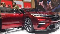 Sri Mulyani akan Kaji Revisi Pajak untuk Mobil Sedan