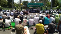 Peserta Aksi Bela Rohingya Salat Jumat di Masjid An Nuur
