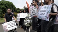 Aksi Mengkritik Tiga Tahun Jokowi-JK