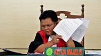 Hakim Lasito Tersangka Suap Bupati Jepara Diberhentikan Sementara