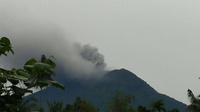PVMBG: Gunung Agung Semburkan Abu Vulkanik Setinggi 1.500 Meter