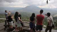 Wagub Bali: Larangan Mendaki Gunung Masih dalam Kajian