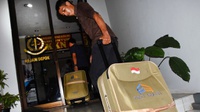 Polisi Limpahkan 807 Bukti Kasus First Travel ke Kejari Depok
