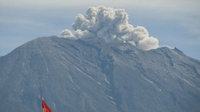 Luhut: Bencana Gunung Agung Bisa Jadi Objek Wisata Akhir Tahun