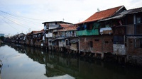 Banjir Melanda Sejumlah Permukiman Dekat Sungai di Jakarta