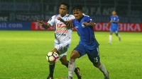 Rivaldi Bawuo Bawa Arema Unggul 1-0 atas Persipura di Babak Pertama
