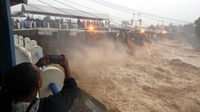 Kampung Melayu Dilanda Banjir Akibat Debit Air Katulampa Meningkat