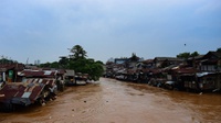 Rencana Sandiaga Soal Normalisasi Sungai untuk Cegah Banjir Jakarta