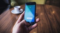 Cara Membagikan Twit Twitter ke Snapchat dengan Cepat dan Mudah