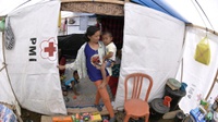 Relawan Bantu Siapkan Makanan Bagi Pengungsi Gunung Agung