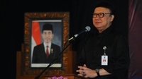 Mendagri Persilakan SBY Lapor Soal Penggeledahan Rumah Deddy Mizwar