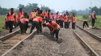Sempat Lumpuh, Jalur Kereta Api Cirebon Sudah Bisa Dilewati