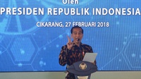 Jokowi Tertawa Saat Tanggapi Prediksi Prabowo Indonesia Bubar 2030