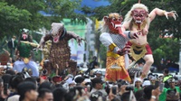 Ribuan Wisatawan Saksikan Festival Ogoh-Ogoh di Kuta Bali