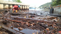 Potongan Pipa Pertamina di Perairan Balikpapan Berhasil Diangkat