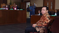 Hakim Cecar Setya Novanto Saat Bantah Dirinya Sadar Dibawa ke RS